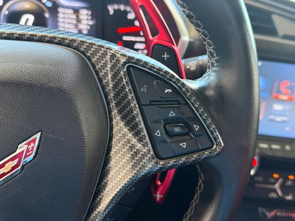Used 2019 White Chevrolet Stingray image 16