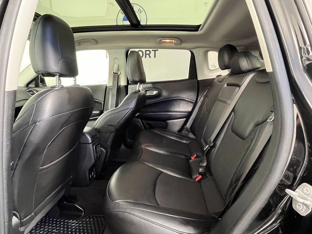 Used 2019 Black Jeep Latitude image 19