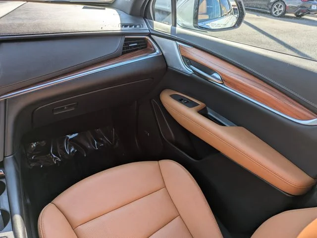 Certified Used 2025 Crystal White Cadillac Premium Luxury image 17