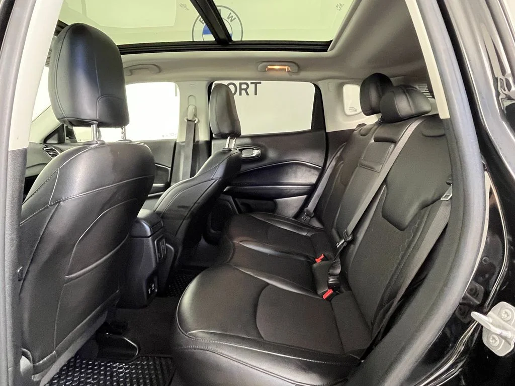 Used 2019 Black Jeep Latitude image 19