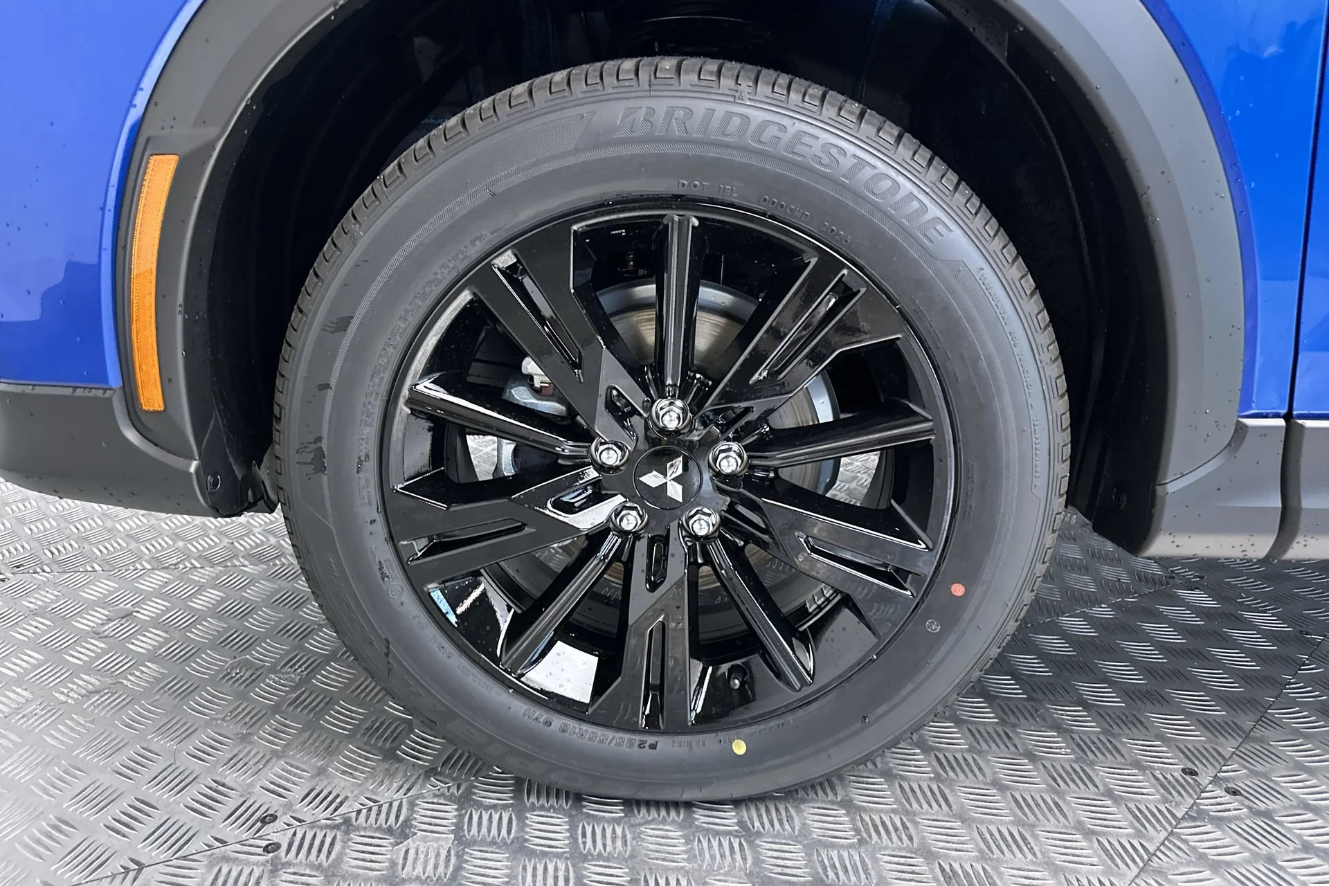 New 2026 Lightning Blue Metallic Mitsubishi LE 1.5T S-AWC image 24