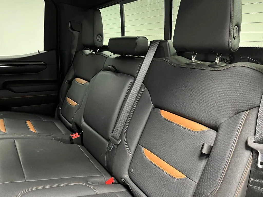Used 2022 White GMC AT4 image 44