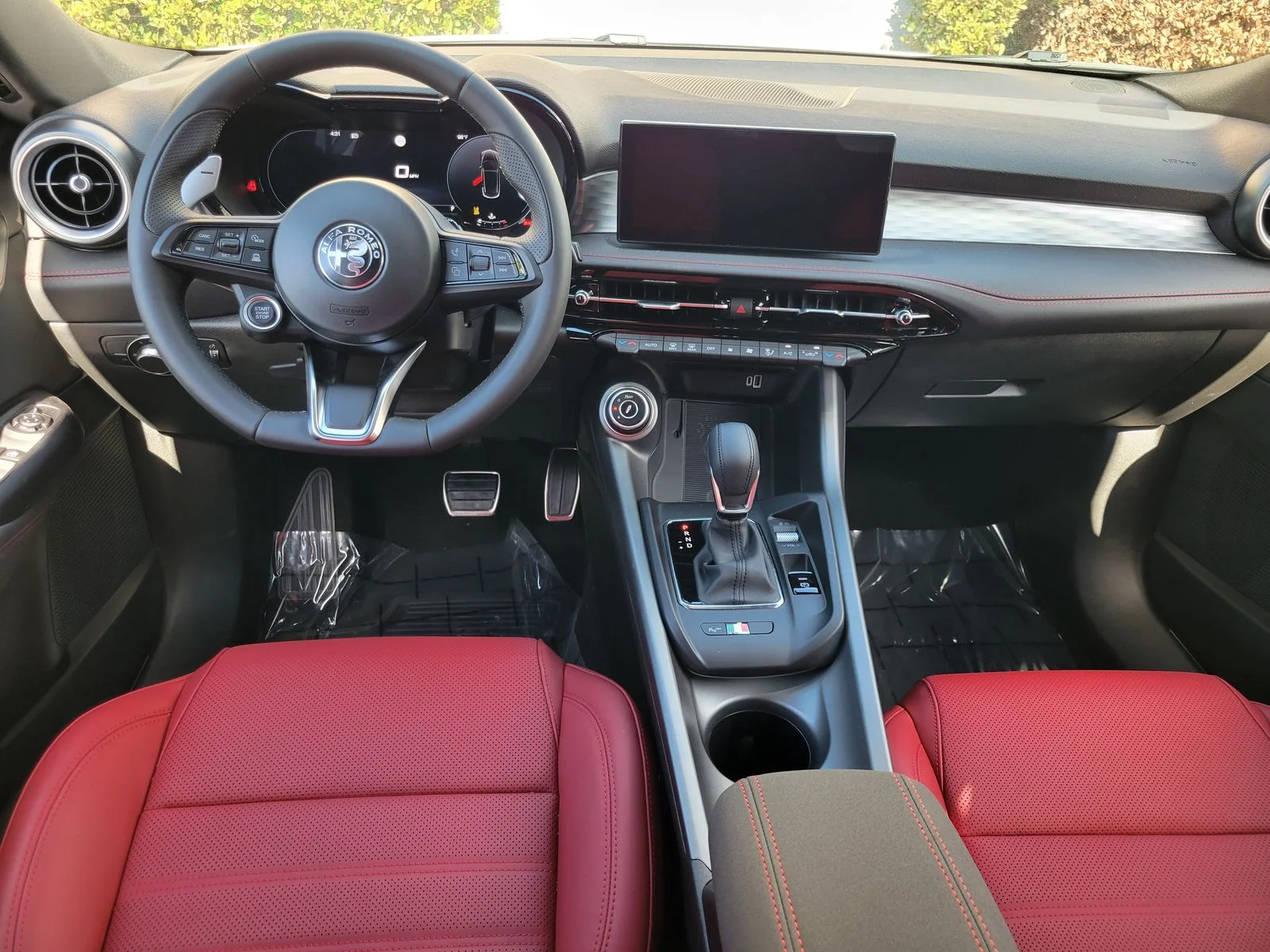 Used 2026 White Alfa Romeo Base image 4