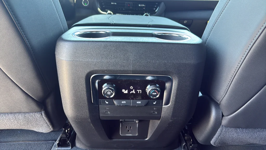 2026 Chevrolet Suburban LT - Photo 38