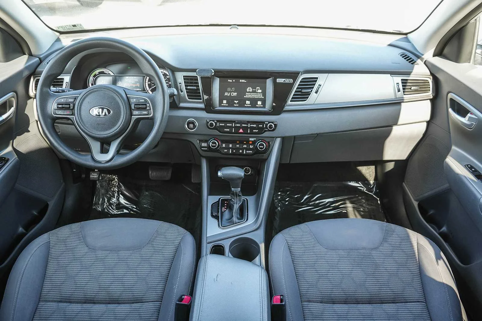 Used 2019 Silky Silver Kia LX image 12