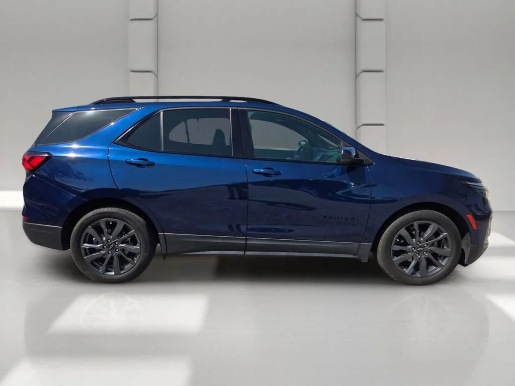 Used 2022 Blue Glow Metallic Chevrolet RS image 4