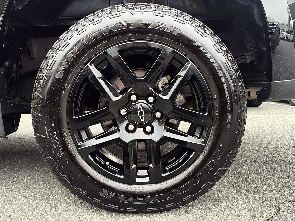 Used 2022 Black Chevrolet RST image 21
