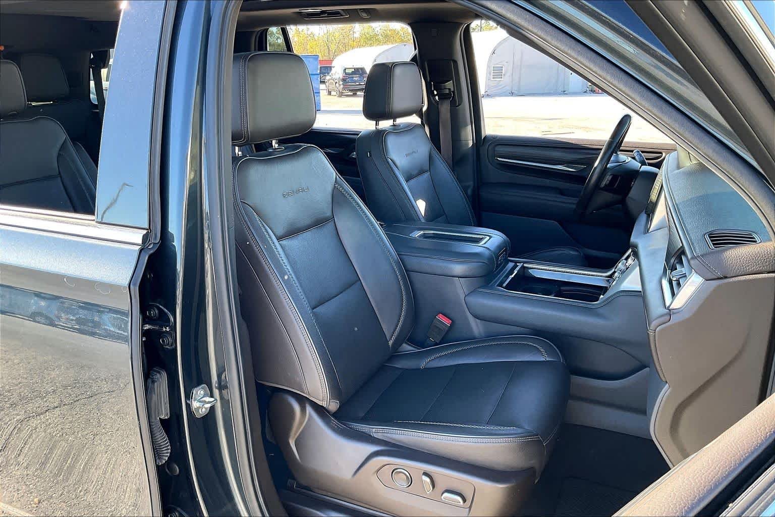 2021 GMC Yukon Denali - Photo 24