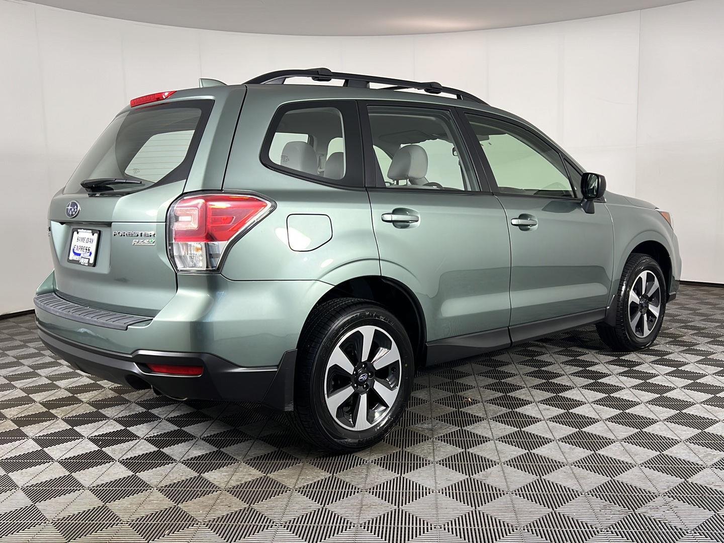 Used 2017 Jasmine Green Metallic Subaru 2.5i image 5