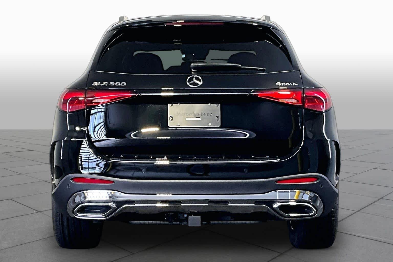 New 2026 Black Mercedes-Benz GLC 300 image 4