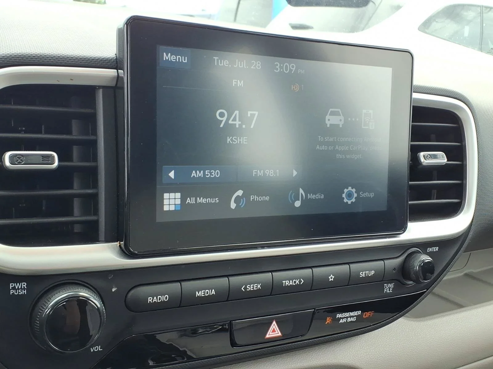 Used 2025 Onyx Black Hyundai SEL image 11