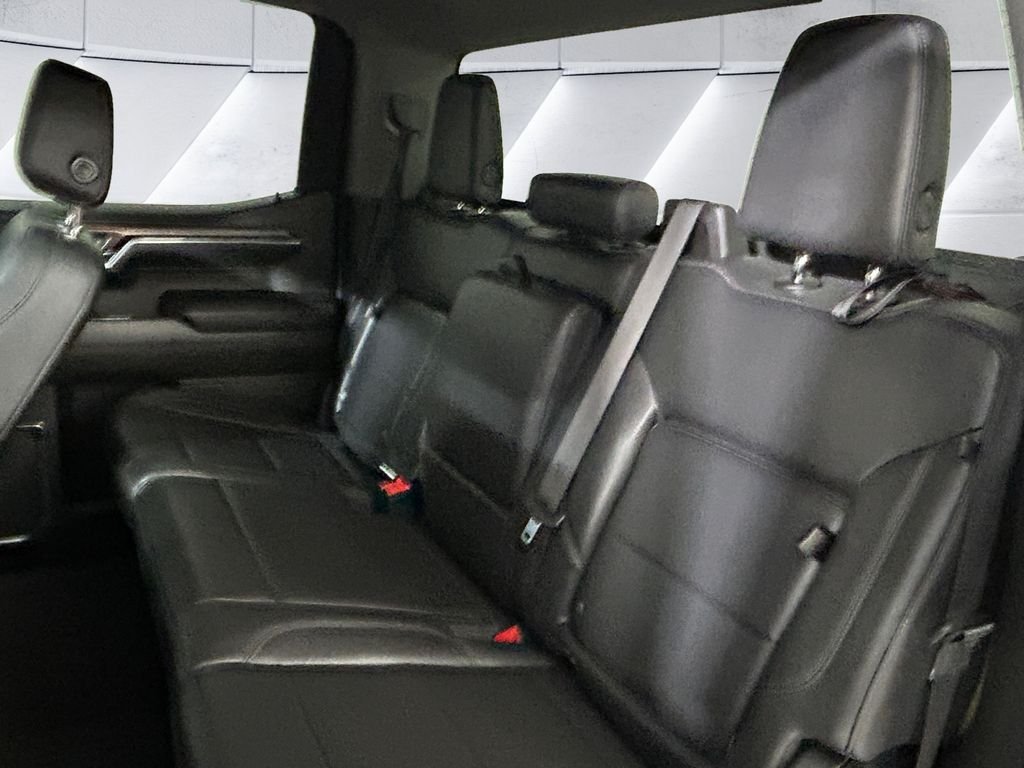 Used 2024 White GMC SLT image 18
