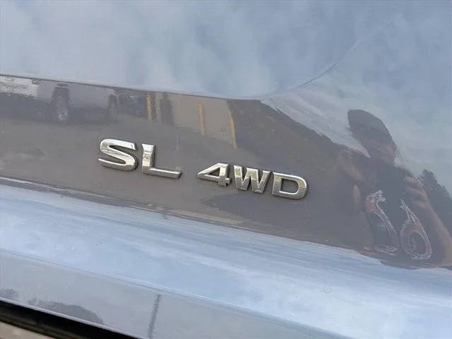 Used 2022 Gray Nissan SL image 6