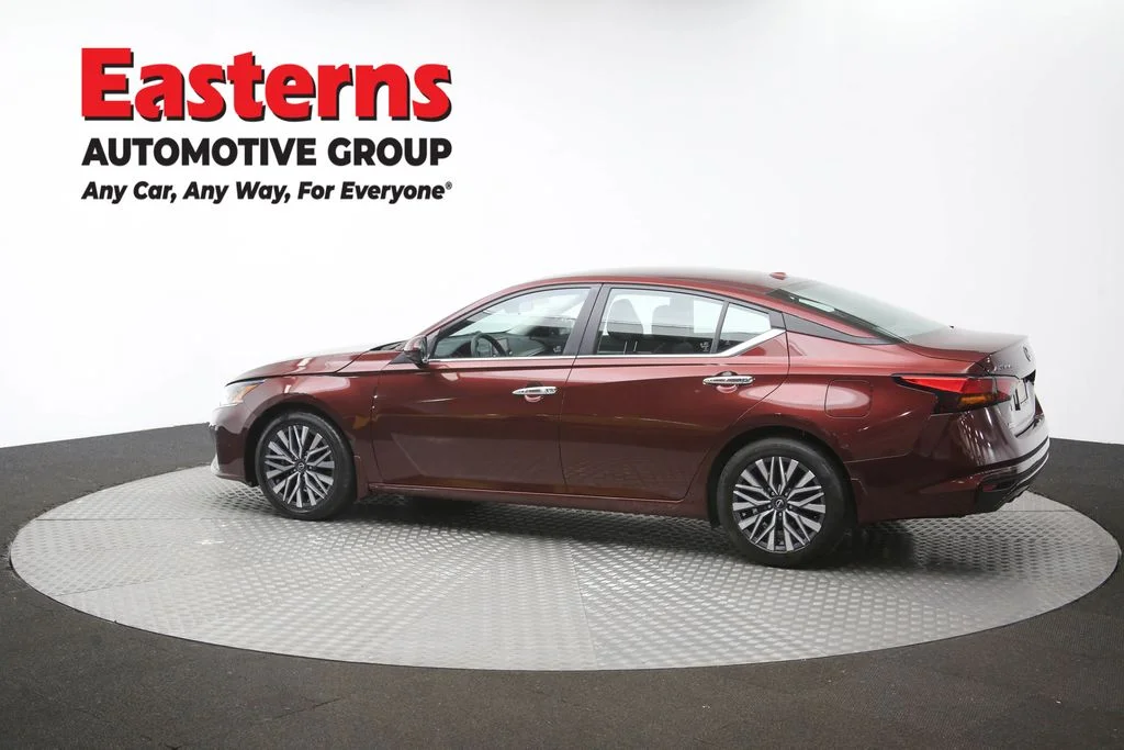 Used 2023 Red Nissan 2.5 SV image 61