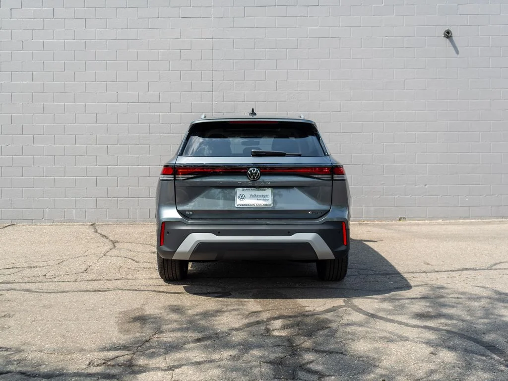 New 2026 Platinum Gray Metallic Volkswagen 2.0T SE image 5