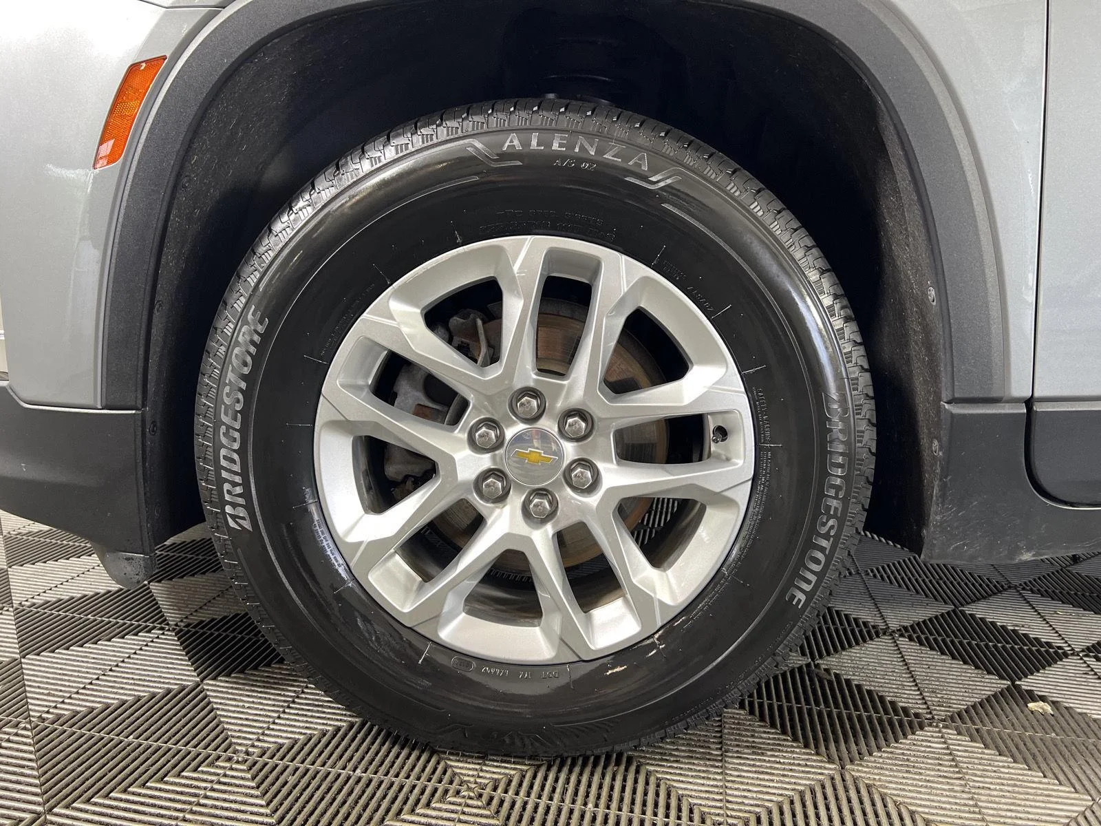 Used 2023 STERLING GRAY METALLIC Chevrolet LS image 31