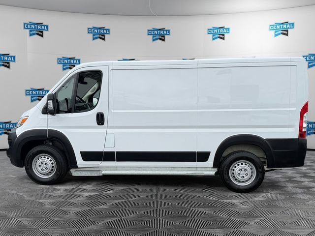 Used 2025 White Ram Base image 2