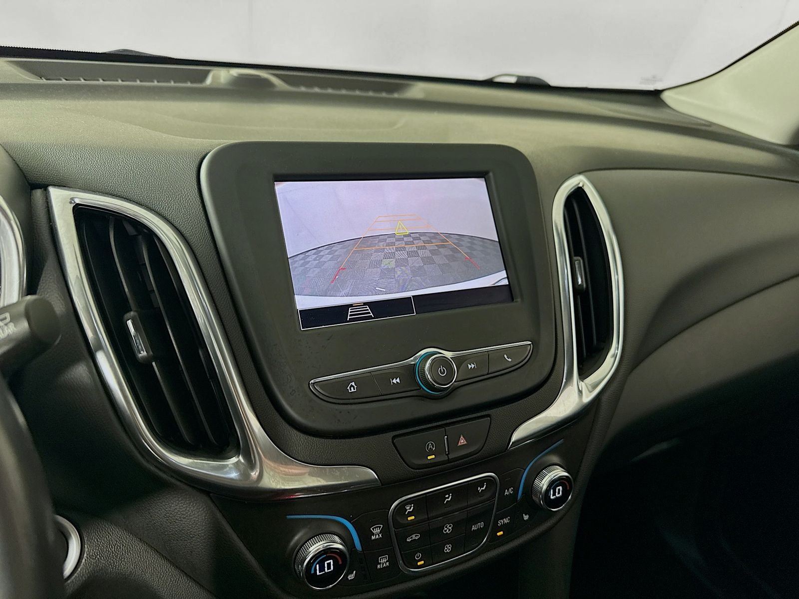 Used 2022 Summit White Chevrolet LT image 16