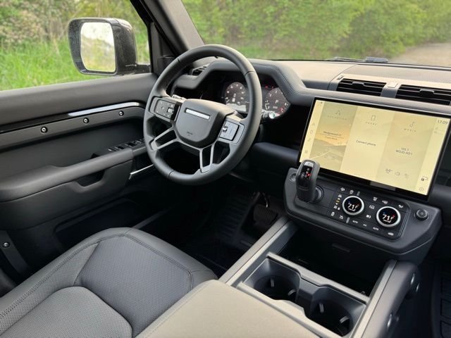 New 2026 Santorini Black Land Rover X-Dynamic SE image 28