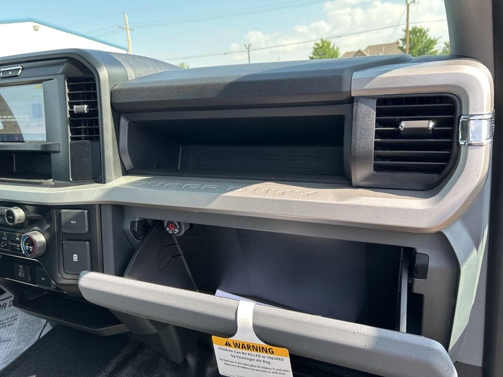 New 2026 Oxford White Ford XL image 46