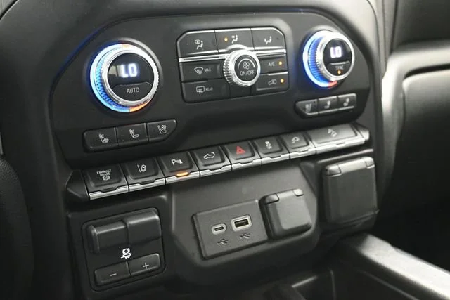 Used 2023 Onyx Black GMC Denali image 18