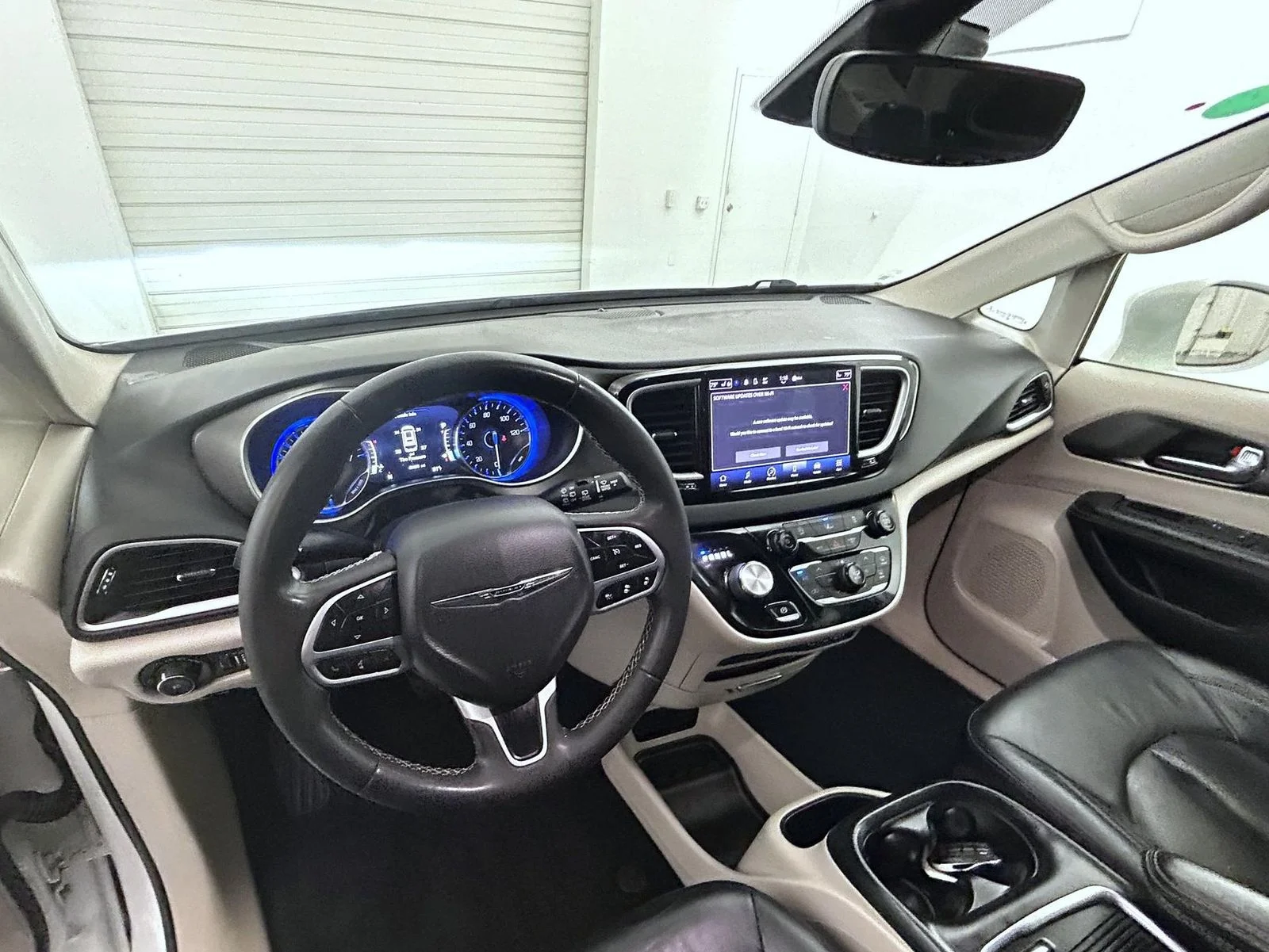 Used 2022 White Chrysler Touring L image 13