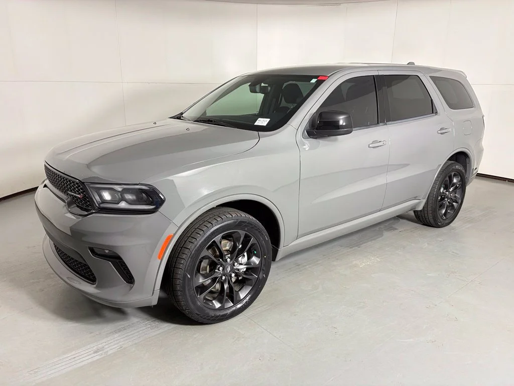 Used 2022 Gray Dodge SXT image 4