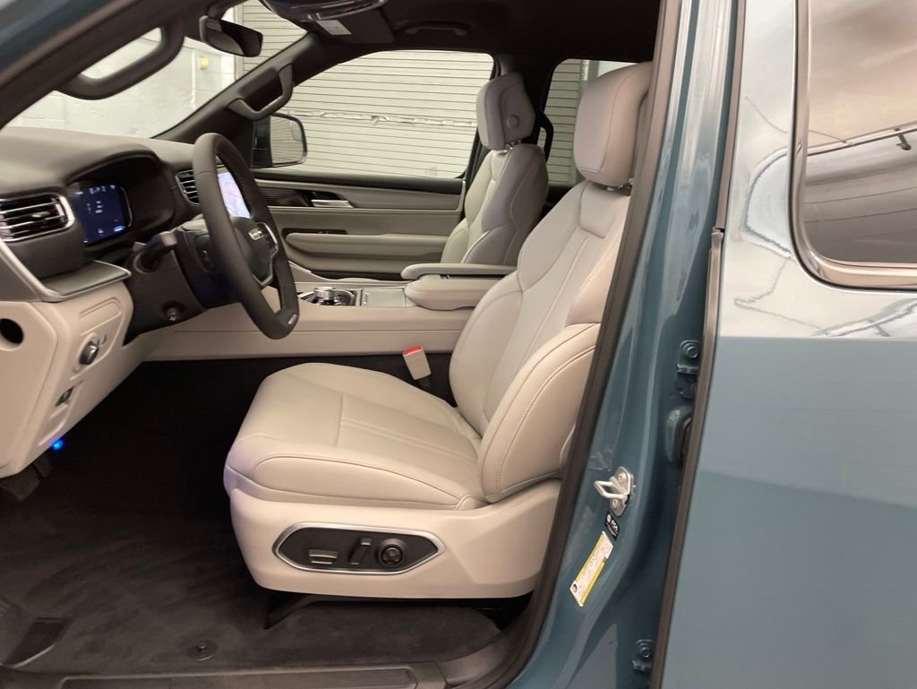 New 2026 Steel Blue Exterior Paint Jeep  image 17