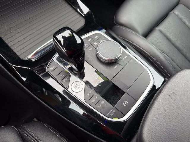 Used 2022 Black BMW sDrive30i image 15