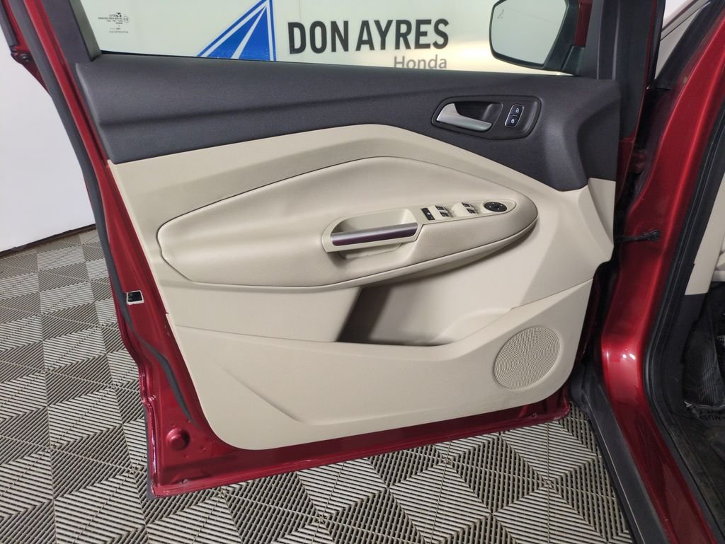 Used 2019 Ruby Red Metallic Ford SE image 10