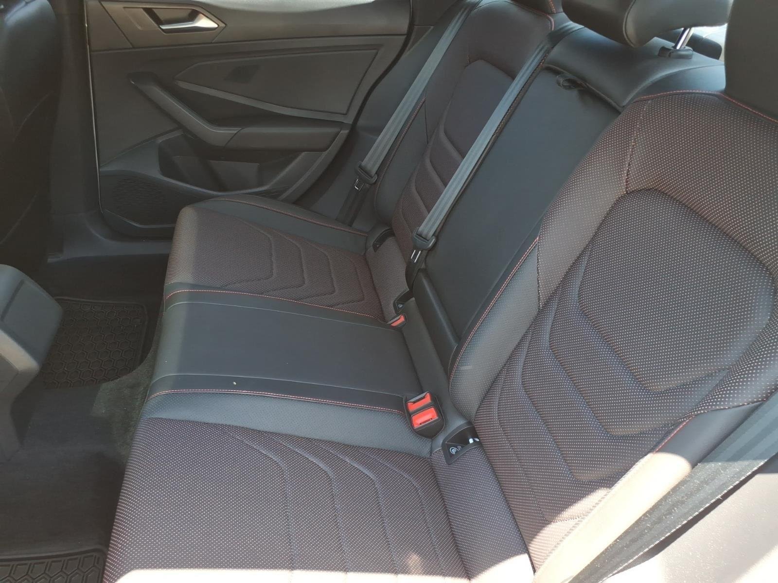 Used 2024 Pure White Volkswagen Autobahn image 20