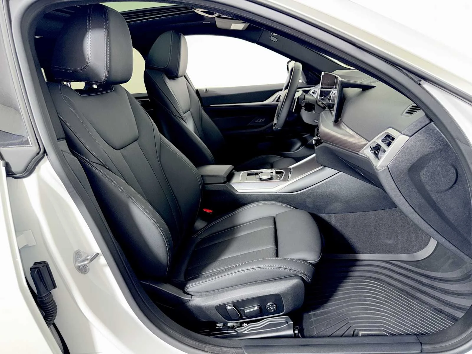 2025 BMW 4 Series 430i - Photo 24