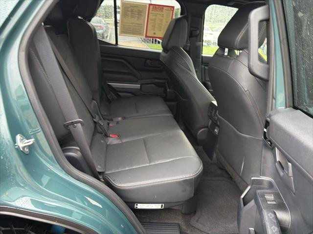 Certified Used 2025 EVEREST Toyota  image 12