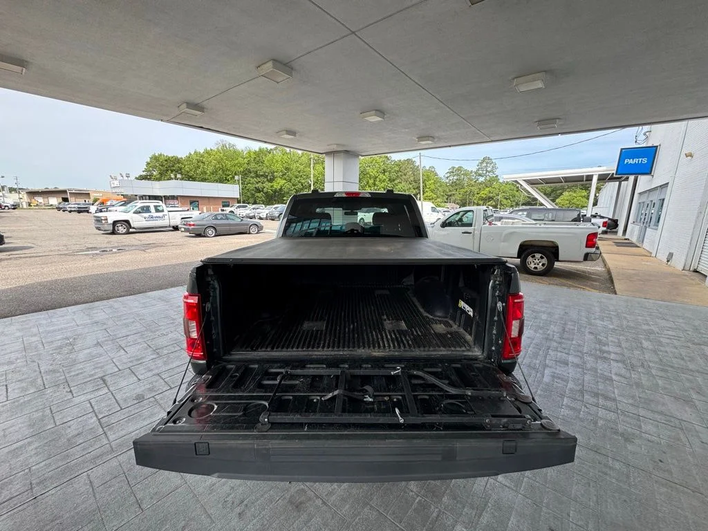 Used 2021 Gray Ford XLT image 9