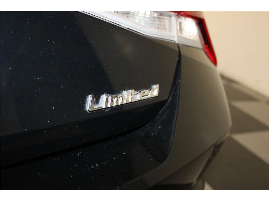 2023 Hyundai Elantra Limited - Photo 19