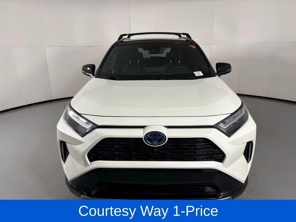 Used 2022 White Toyota XSE image 4
