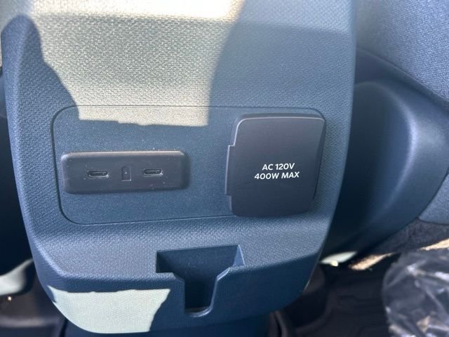 New 2026 Oxford White Ford XLT image 14