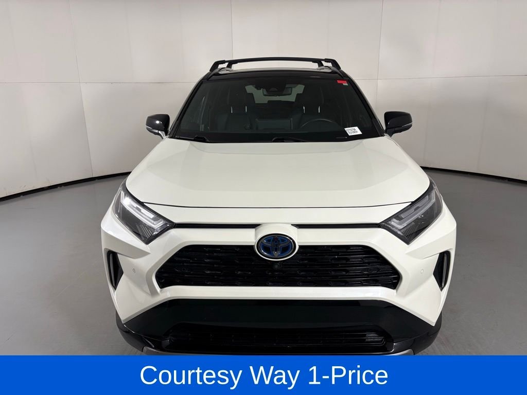 Used 2022 White Toyota XSE image 4