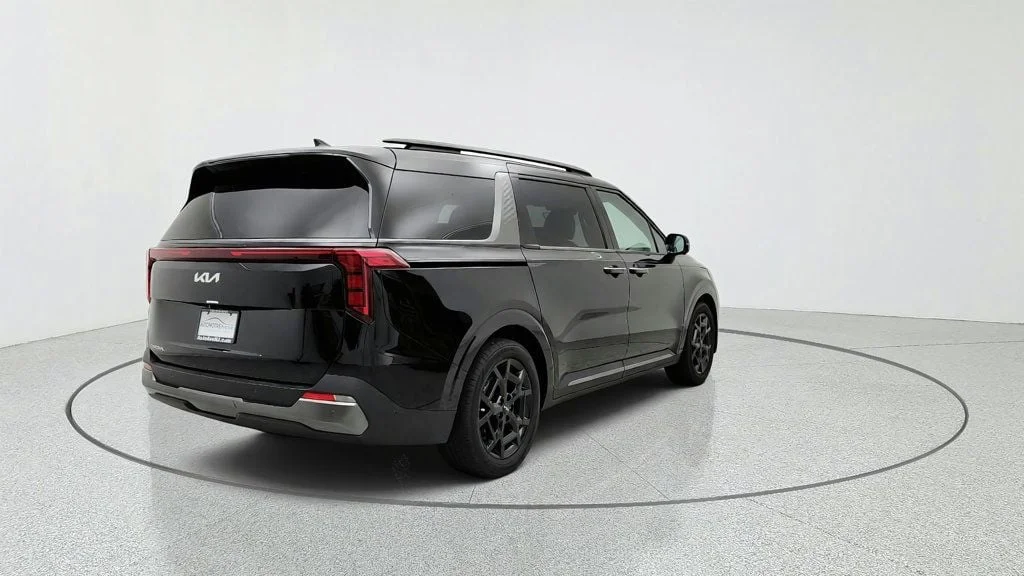 Used 2025 Aurora Black Pearl Kia SX FWD w/ Rear Seat Entertainment & Dark Edition Pkg image 5