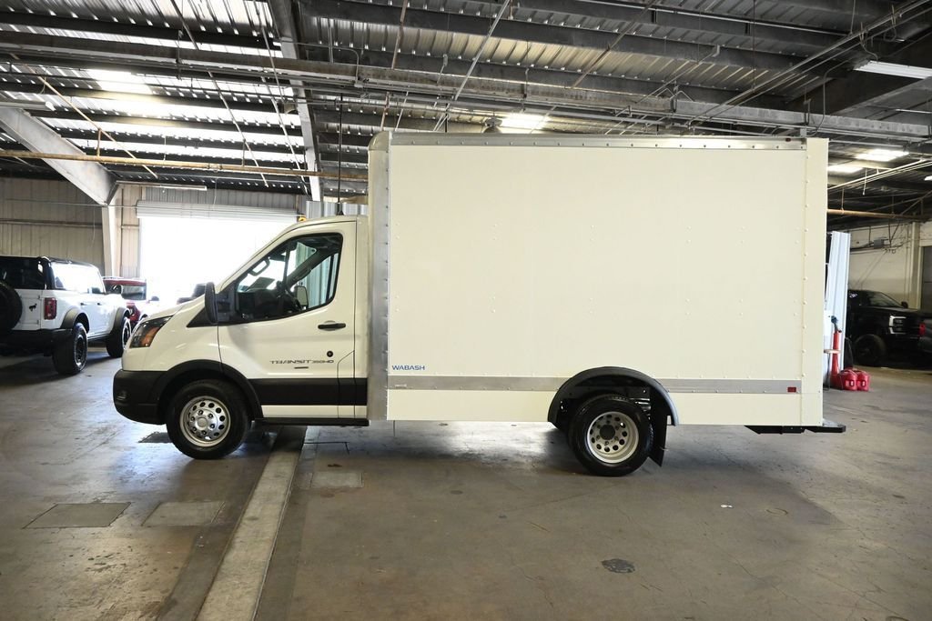 New 2024 Oxford White Ford T-350 image 5