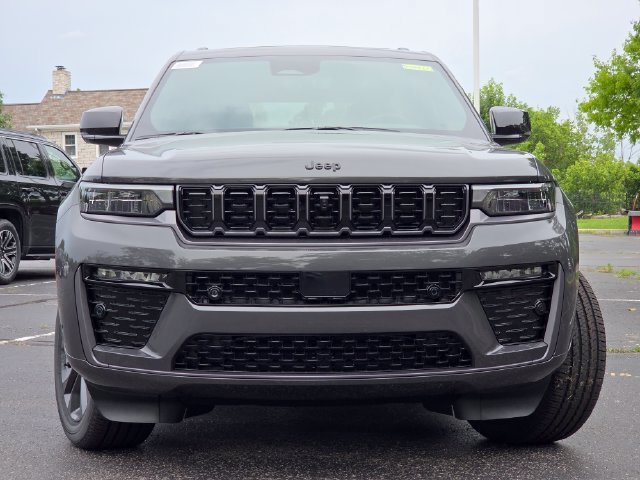 New 2026 Baltic Gray Metallic Clear-Coat Exterior Paint Jeep Limited Reserve image 3