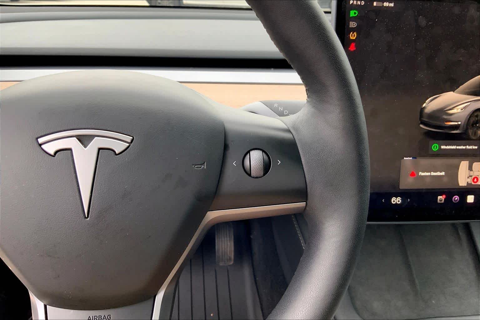 Used 2023  Tesla  image 22