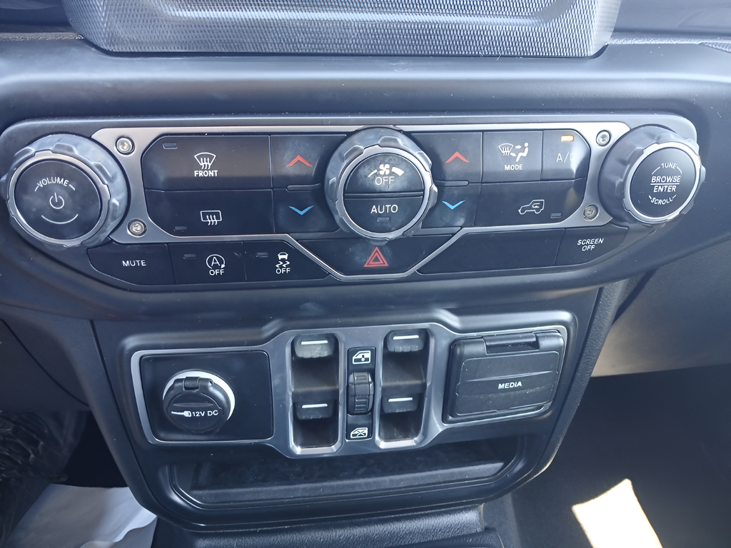 Used 2021 White Jeep Unlimited Sport Altitude image 16
