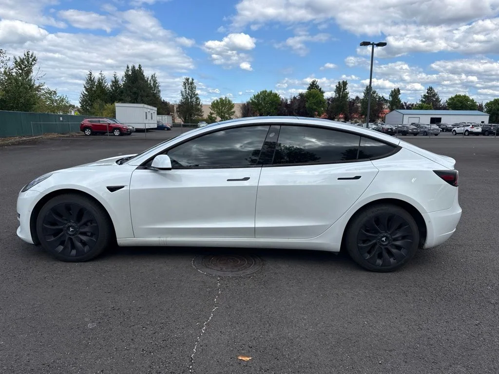 Used 2021 Pearl White Multi-Coat Tesla Standard Range Plus image 4