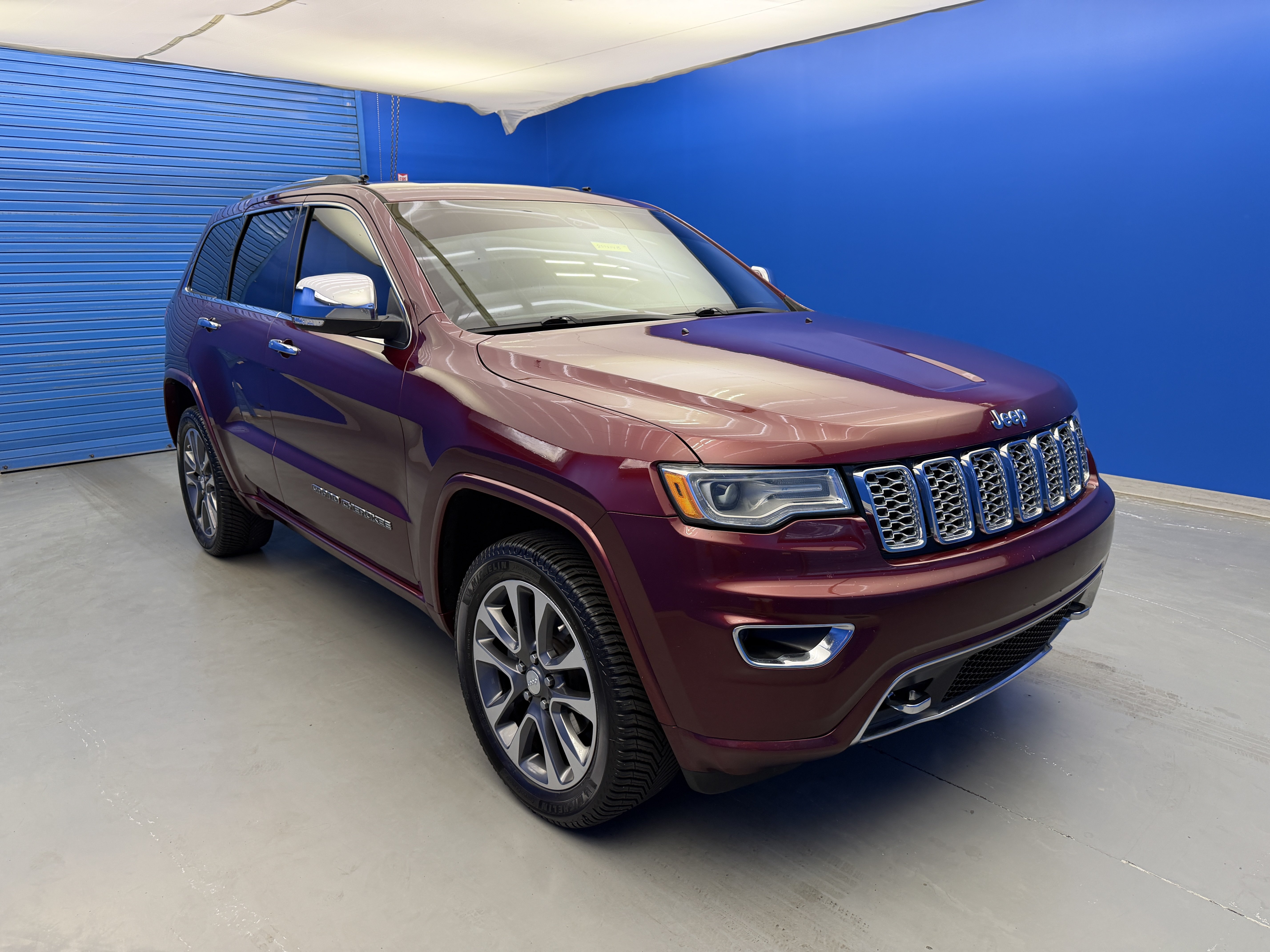 Used 2017 Velvet Red Pearlcoat Jeep Overland image 2