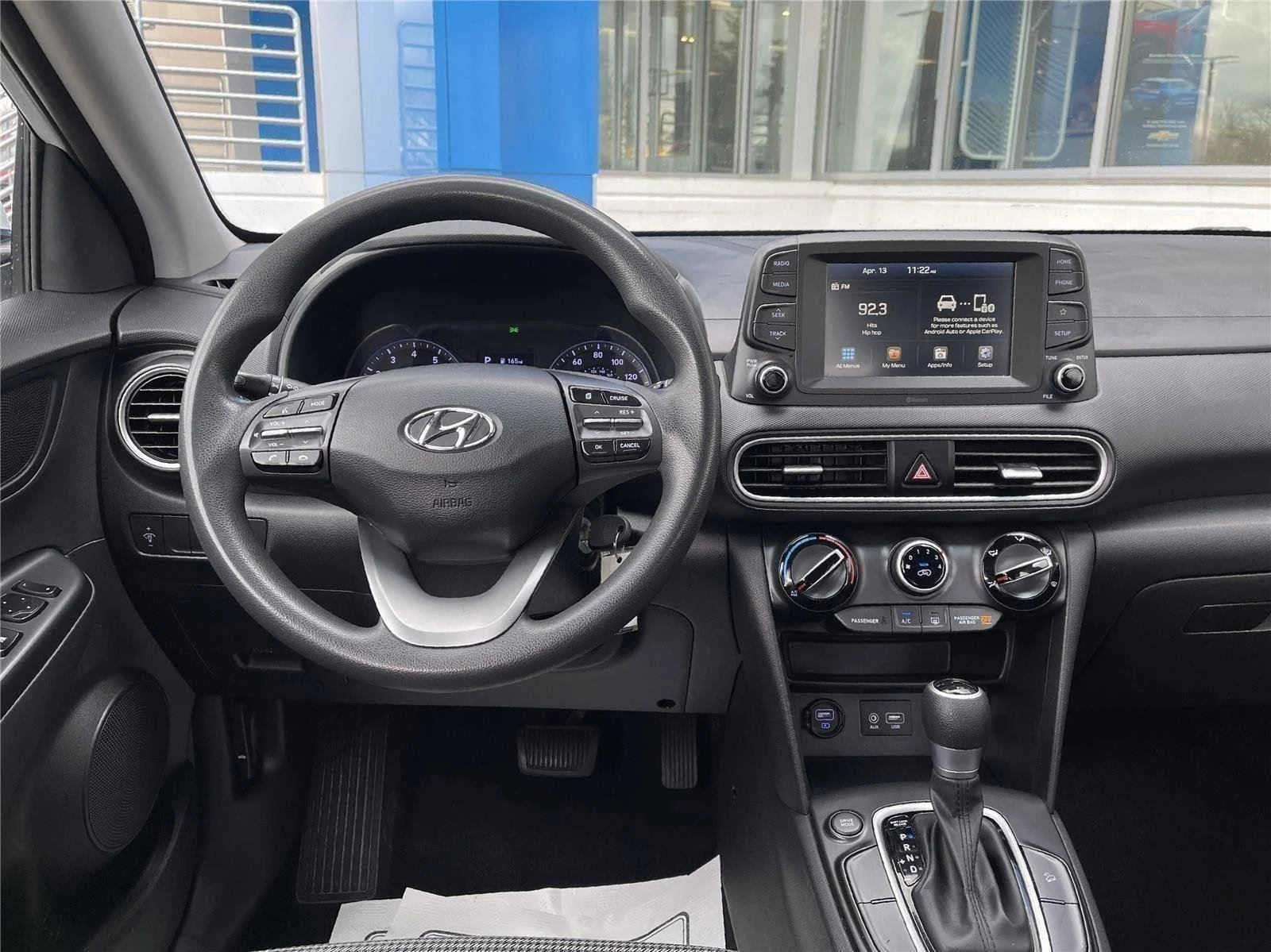 Used 2020 Chalk White Hyundai SE image 13