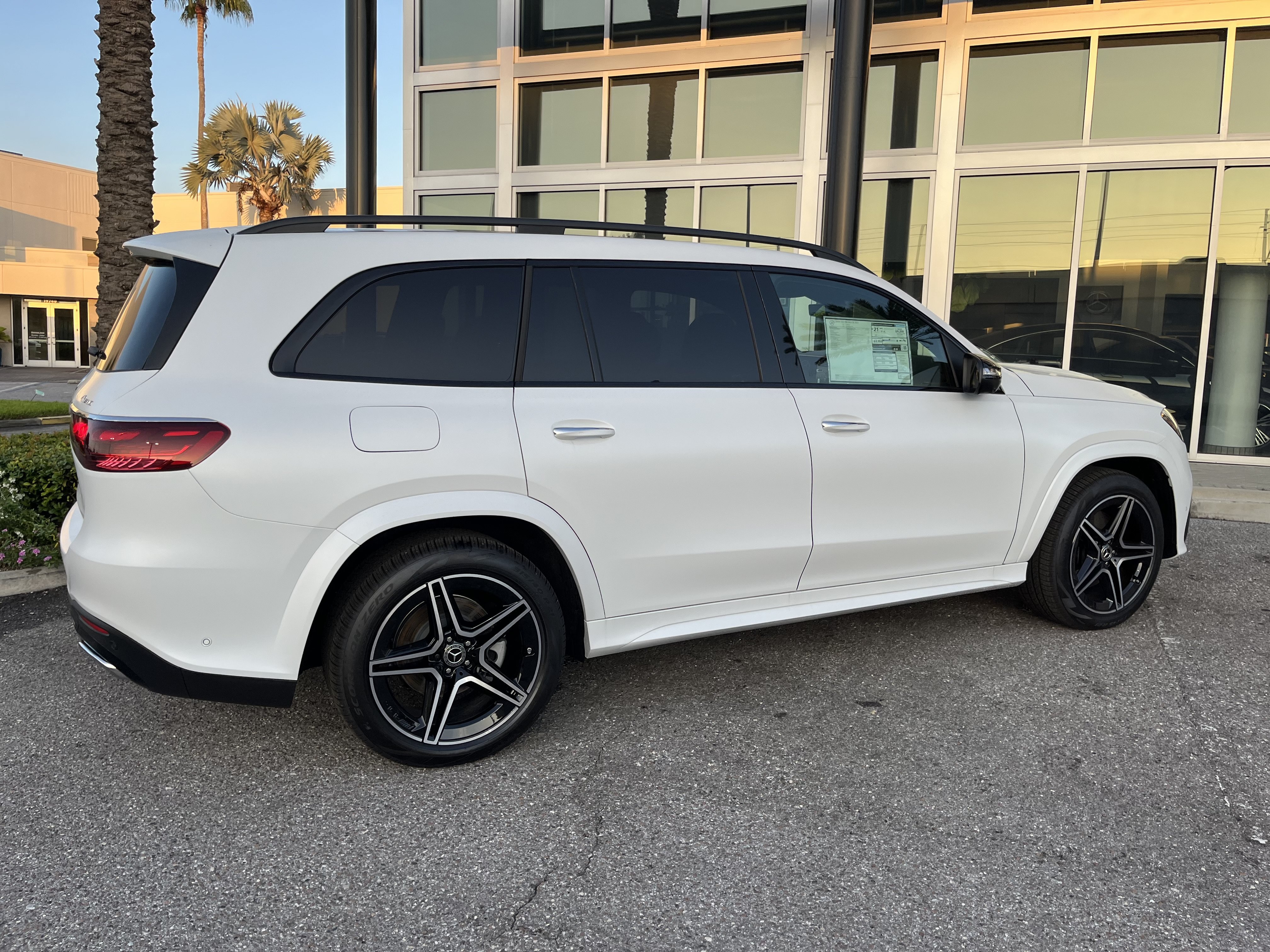 New 2026 MOONLIGHT WHITE Mercedes-Benz GLS 450 image 6