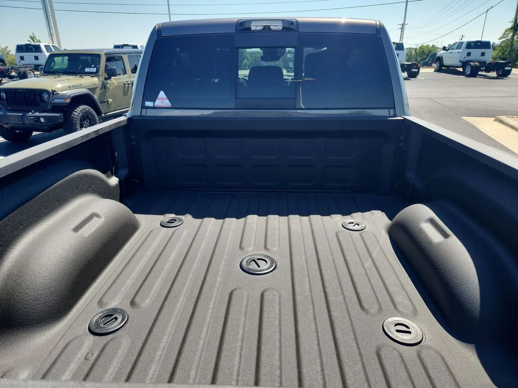 New 2026 Granite Crystal Metallic Clear-Coat Exterior Paint RAM Laramie image 23