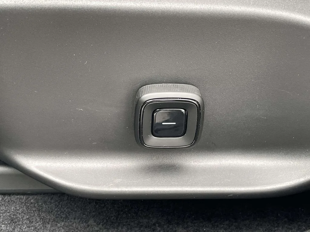 2025 Volvo EX30 Ultra - Photo 6