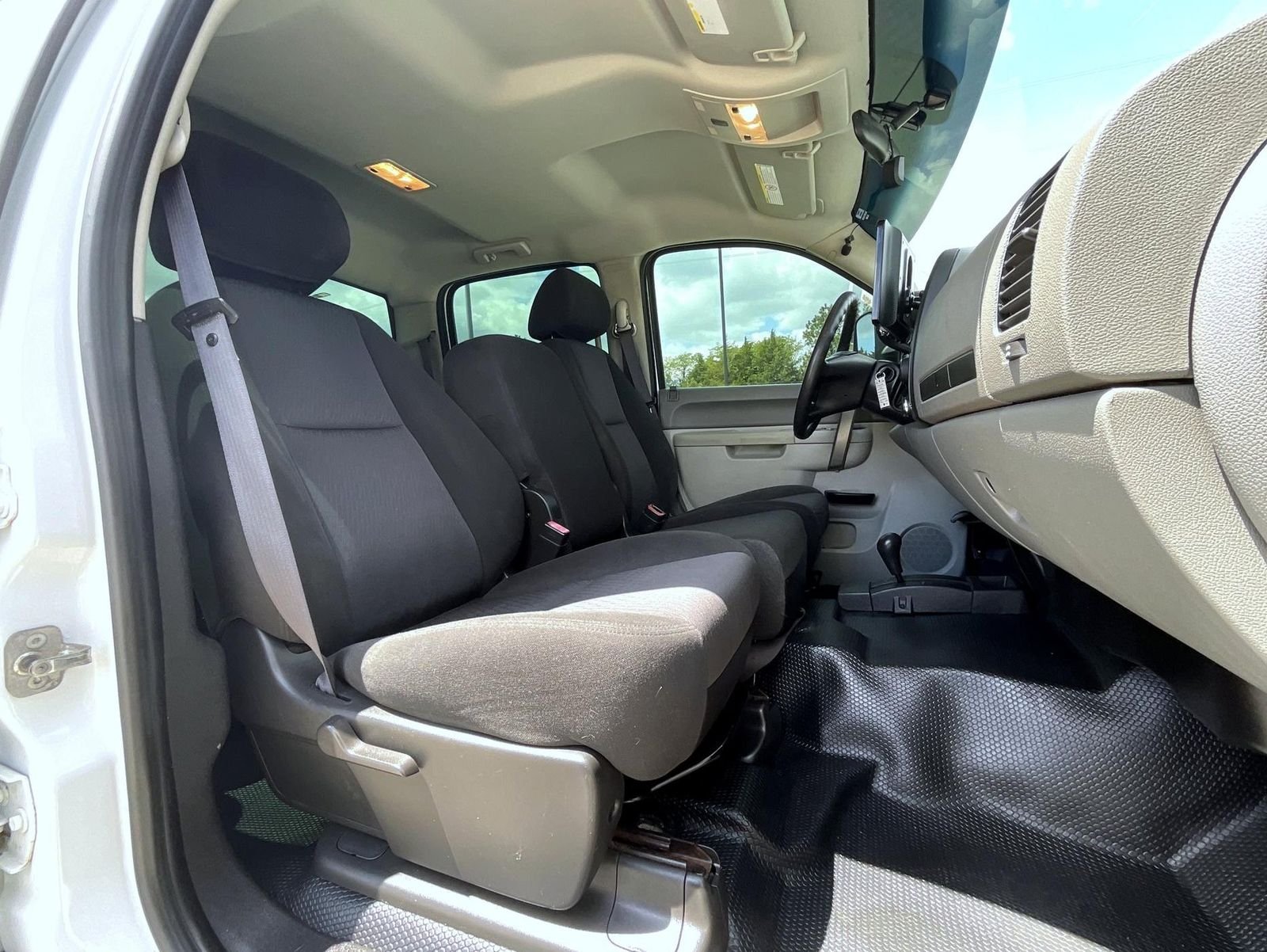 Used 2011 White Chevrolet Work Truck image 16